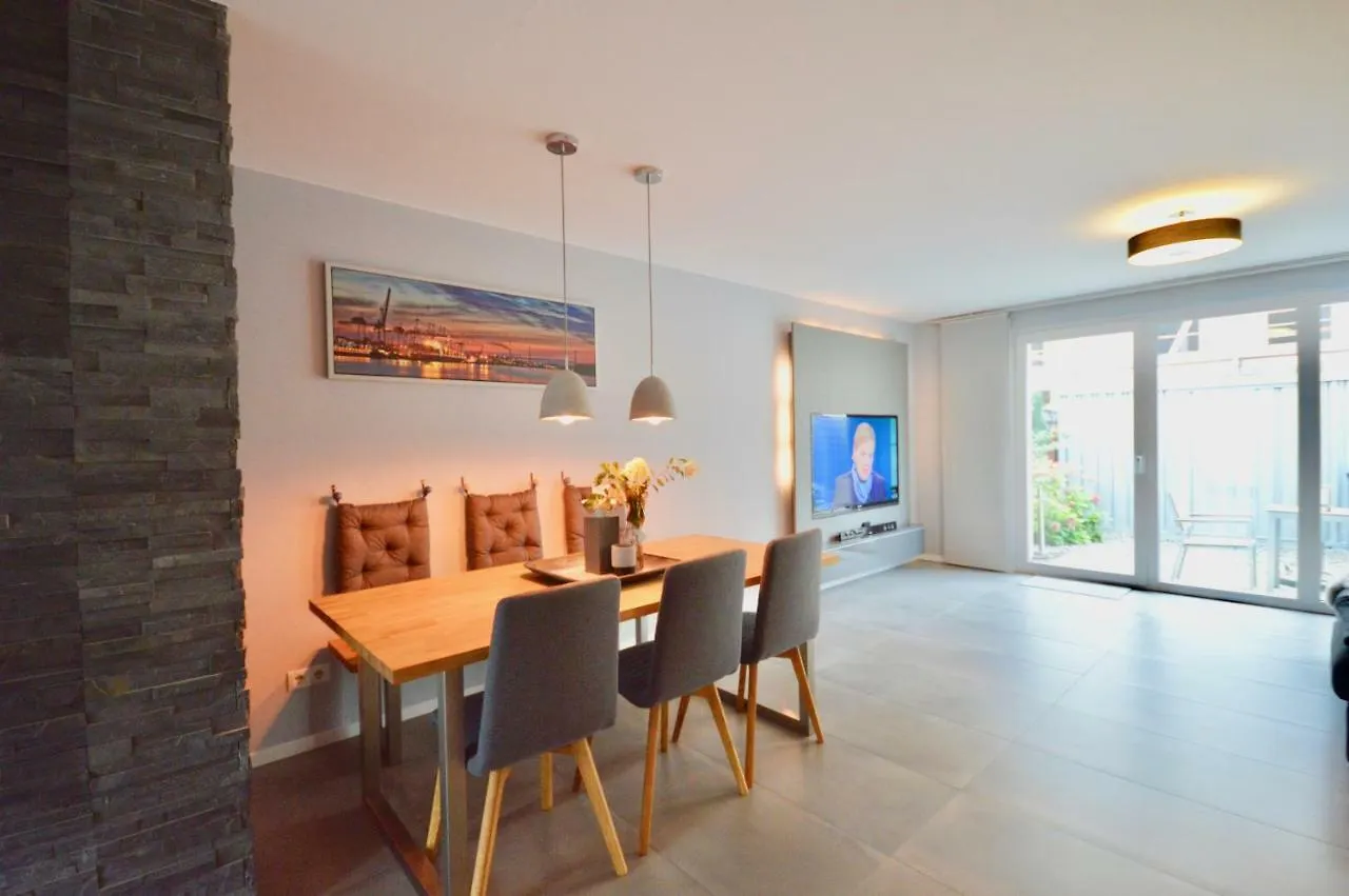 Ferienwohnung Urbaner Lifestyle im klimaneutralen Effizienzhaus Hamburg 0*,